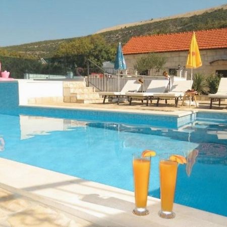 فيلا Dvori Stipanovi With Heated Pool And Jacuzzi Donje Rascane المظهر الخارجي الصورة