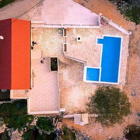 فيلا Dvori Stipanovi With Heated Pool And Jacuzzi Donje Rascane المظهر الخارجي الصورة