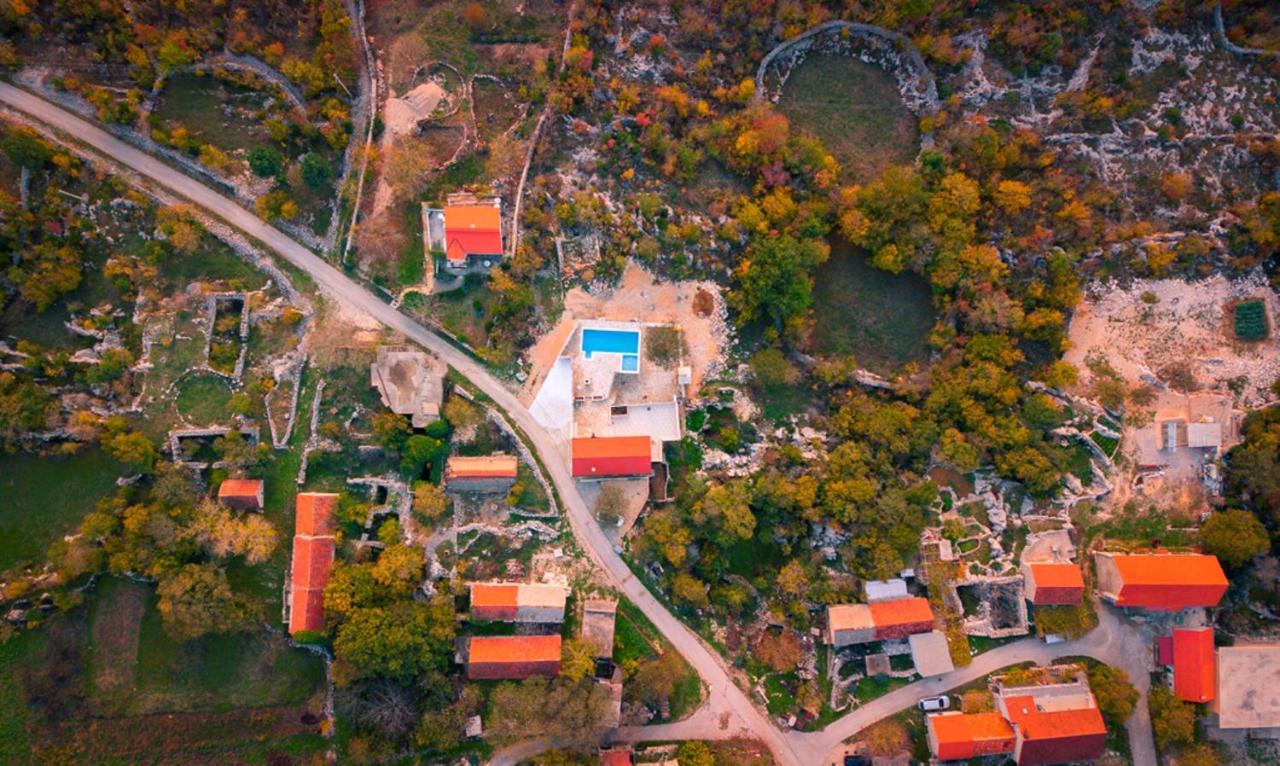 فيلا Dvori Stipanovi With Heated Pool And Jacuzzi Donje Rascane المظهر الخارجي الصورة