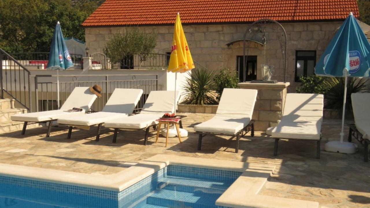 فيلا Dvori Stipanovi With Heated Pool And Jacuzzi Donje Rascane المظهر الخارجي الصورة