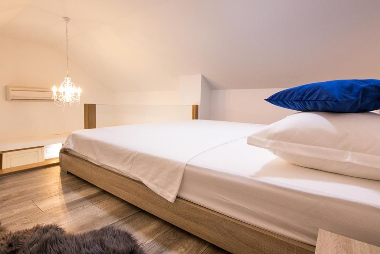فيلا Dvori Stipanovi With Heated Pool And Jacuzzi Donje Rascane المظهر الخارجي الصورة