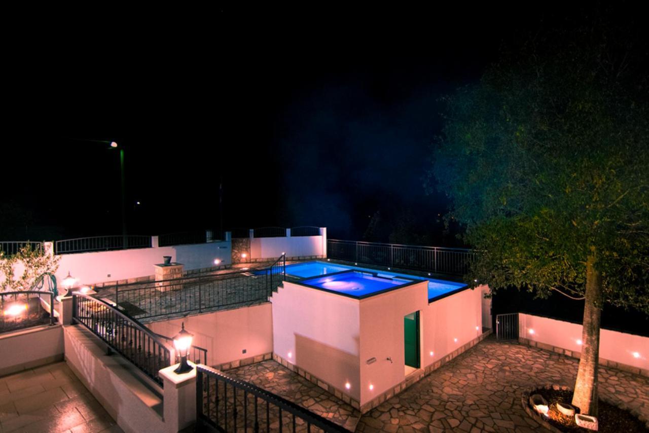 فيلا Dvori Stipanovi With Heated Pool And Jacuzzi Donje Rascane المظهر الخارجي الصورة